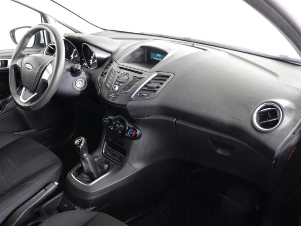 Ford Fiesta Mk6 Рестайлинг с пробегом 2015 года, цена 850 000 рублей, 97756 км, седан, Автокод Объявления