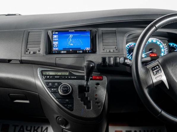 Toyota ISis I Рестайлинг с пробегом 2010 года, цена 1 180 500 рублей, 128648 км, компактвэн, Автокод Объявления