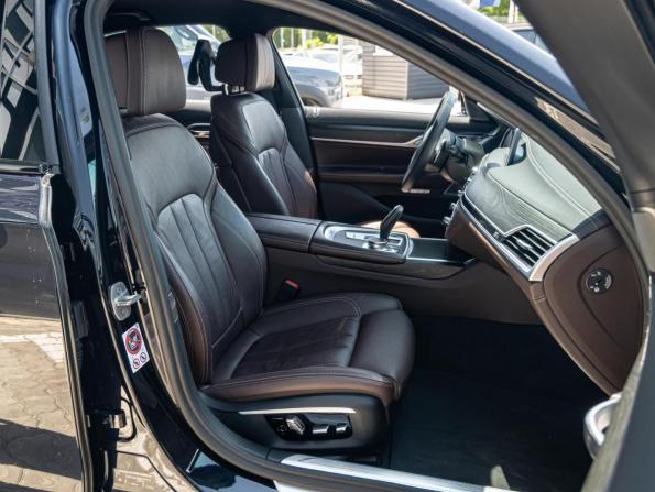 BMW 7 серии VI (G11/G12) с пробегом 2016 года, цена 3 440 000 рублей, 124694 км, седан, Автокод Объявления