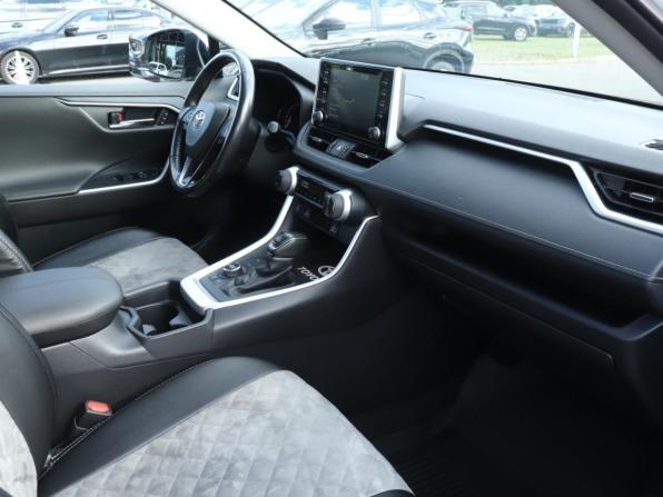 Toyota RAV4 V (XA50) с пробегом 2022 года, цена 3 650 000 рублей, 71929 км, внедорожник, Автокод Объявления