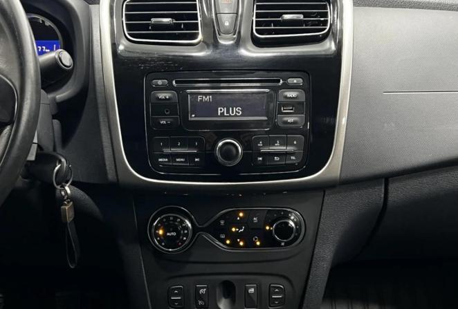 Renault Logan I Рестайлинг с пробегом 2014 года, цена 690 000 рублей, 149577 км, седан, Автокод Объявления