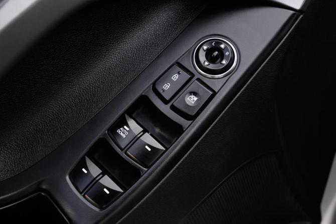 Hyundai Elantra V (MD) Рестайлинг с пробегом 2015 года, цена 899 000 рублей, 198452 км, седан, Автокод Объявления