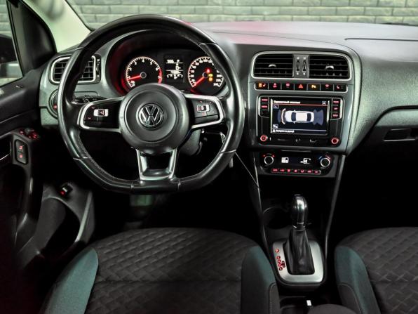 Volkswagen Polo V Рестайлинг с пробегом 2018 года, цена 1 500 000 рублей, 44587 км, седан, Автокод Объявления