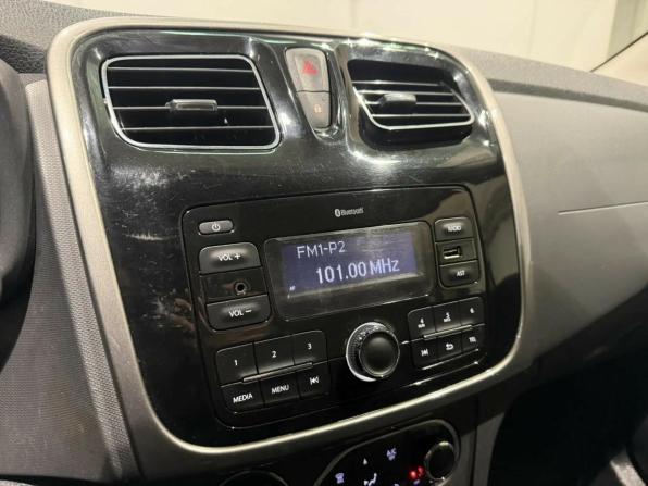Renault Sandero II с пробегом 2017 года, цена 945 000 рублей, 119900 км, хэтчбек, Автокод Объявления