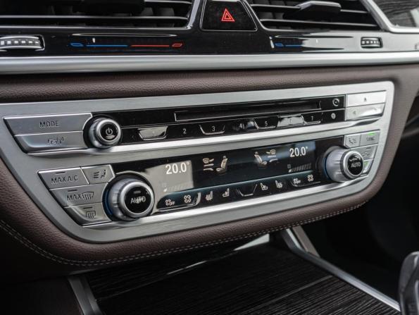 BMW 7 серии VI (G11/G12) с пробегом 2017 года, цена 5 445 000 рублей, 77224 км, седан, Автокод Объявления