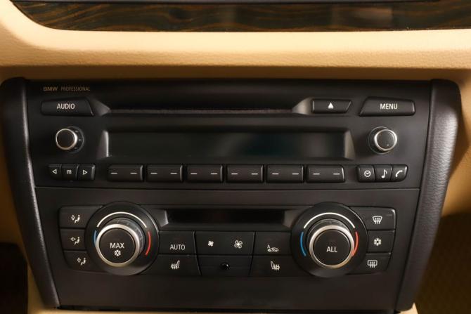 BMW X1 I (E84) с пробегом 2011 года, цена 1 499 000 рублей, 295000 км, внедорожник, Автокод Объявления