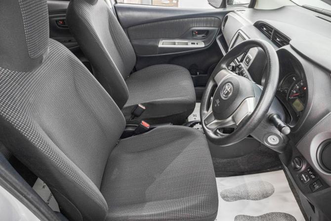Toyota Vitz III (XP130) Рестайлинг с пробегом 2015 года, цена 849 000 рублей, 102000 км, хэтчбек, Автокод Объявления