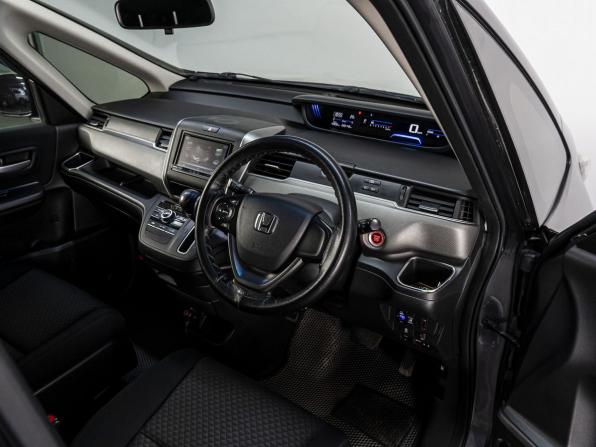 Honda Freed II с пробегом 2016 года, цена 1 519 000 рублей, 220141 км, компактвэн, Автокод Объявления