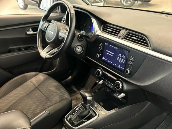 Kia Rio IV Рестайлинг с пробегом 2021 года, цена 1 670 000 рублей, 51300 км, седан, Автокод Объявления