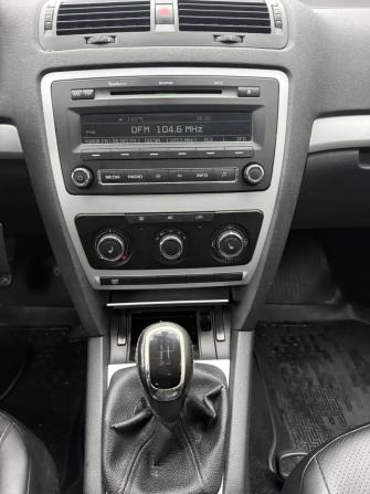 Skoda Octavia II (A5) Рестайлинг с пробегом 2011 года, цена 545 000 рублей, 510000 км, лифтбек, Автокод Объявления