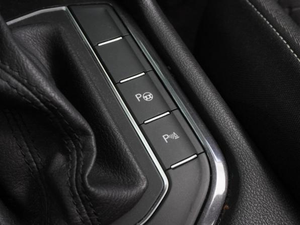 Volkswagen Tiguan II с пробегом 2018 года, цена 2 269 000 рублей, 90738 км, внедорожник, Автокод Объявления