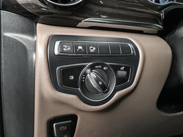Mercedes-Benz V-Класс III (W447) с пробегом 2019 года, цена 4 555 000 рублей, 129061 км, минивэн, Автокод Объявления