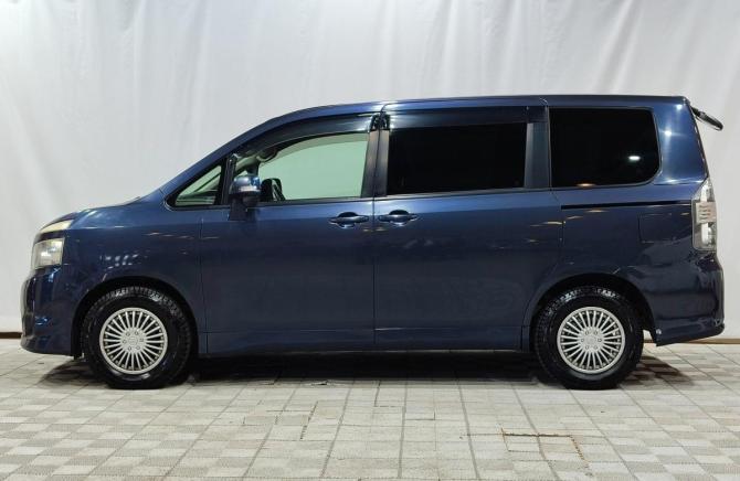 Toyota Voxy II (R70) с пробегом 2008 года, цена 1 100 000 рублей, 278763 км, минивэн, Автокод Объявления