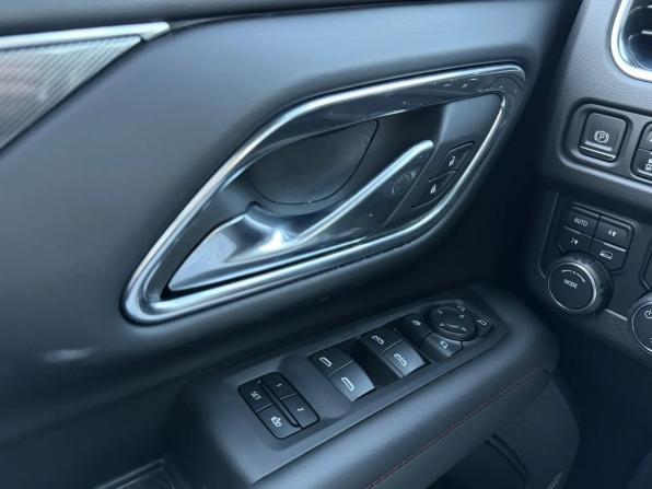 Chevrolet Suburban XII с пробегом 2023 года, цена 10 500 000 рублей, 2434 км, внедорожник, Автокод Объявления
