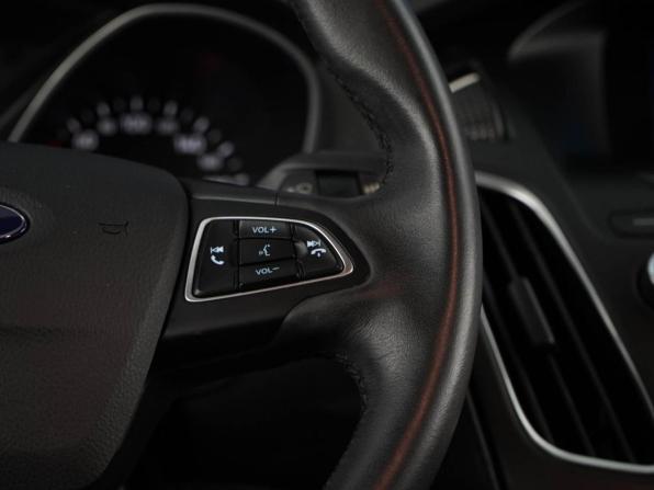 Ford Focus III Рестайлинг с пробегом 2017 года, цена 1 448 071 рубль, 27159 км, седан, Автокод Объявления
