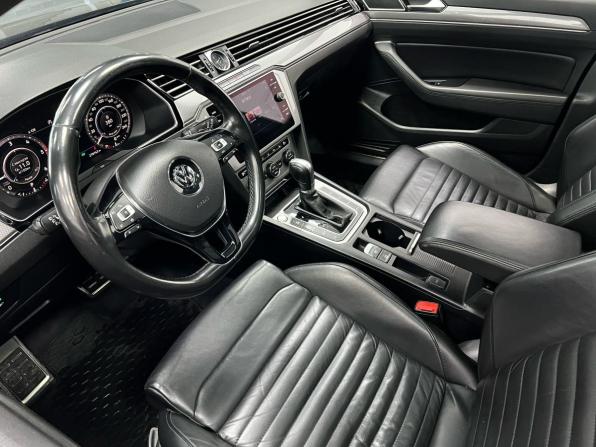 Volkswagen Passat B8 с пробегом 2018 года, цена 2 730 000 рублей, 278760 км, универсал, Автокод Объявления