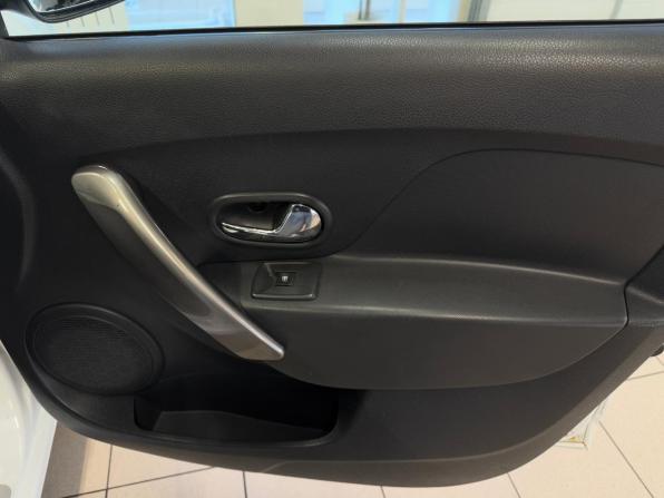 Renault Logan II с пробегом 2016 года, цена 750 000 рублей, 133708 км, седан, Автокод Объявления