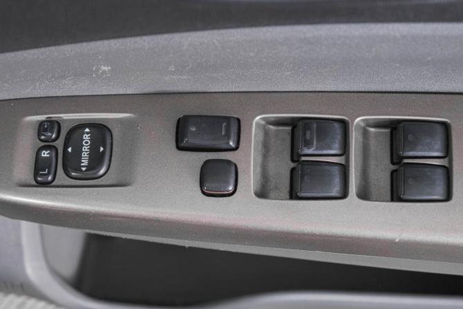 Toyota Prius II Рестайлинг (XW20) с пробегом 2010 года, цена 649 000 рублей, 175000 км, хэтчбек, Автокод Объявления