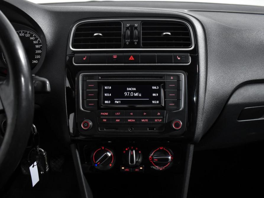 Volkswagen Polo V Рестайлинг Санкт-Петербург  - изображение 17