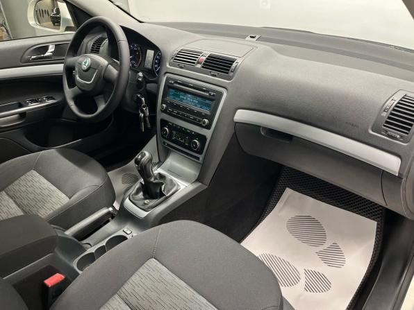 Skoda Octavia II (A5) Рестайлинг с пробегом 2011 года, цена 658 000 рублей, 254000 км, лифтбек, Автокод Объявления