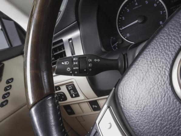 Lexus ES VI с пробегом 2014 года, цена 2 199 000 рублей, 208490 км, седан, Автокод Объявления