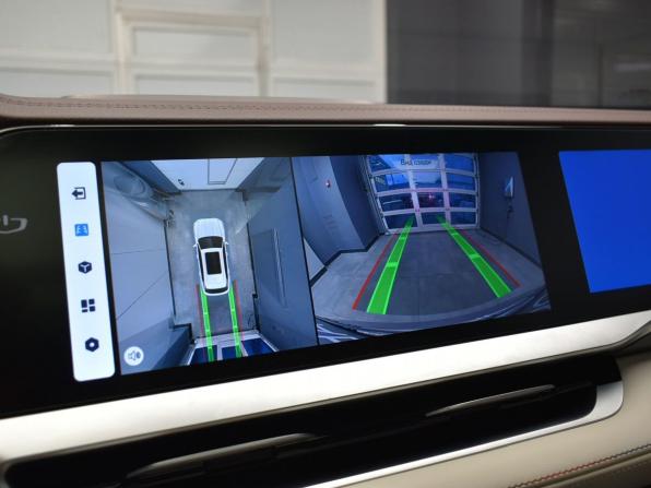 Geely Monjaro I с пробегом 2023 года, цена 3 069 000 рублей, 57123 км, внедорожник, Автокод Объявления