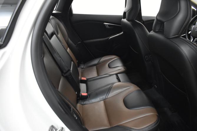 Volvo V40 Cross Country I Рестайлинг с пробегом 2017 года, цена 1 920 000 рублей, 100114 км, хэтчбек, Автокод Объявления