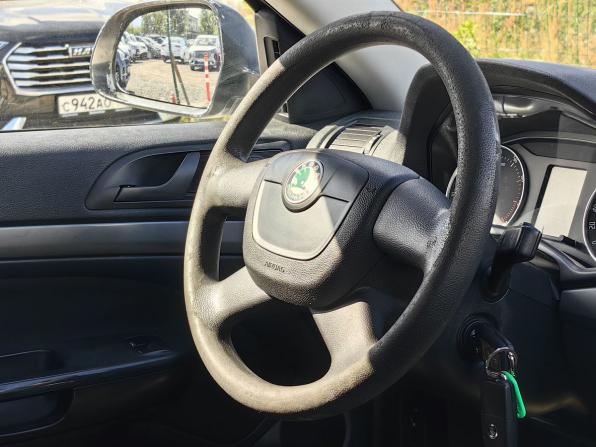Skoda Octavia II (A5) Рестайлинг с пробегом 2011 года, цена 429 000 рублей, 298200 км, лифтбек, Автокод Объявления