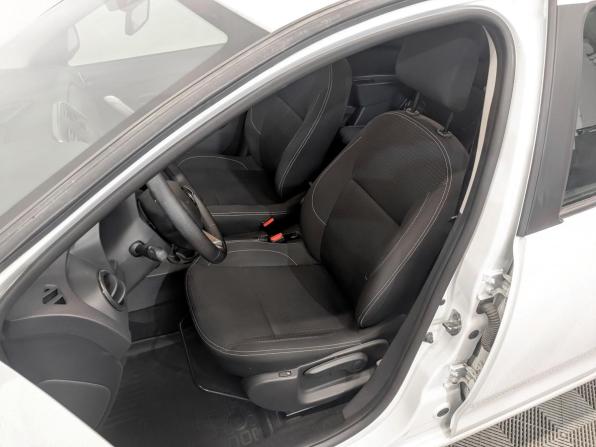 Renault Logan II Рестайлинг с пробегом 2022 года, цена 1 250 000 рублей, 39150 км, седан, Автокод Объявления