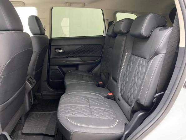 Mitsubishi Outlander III Рестайлинг 3 с пробегом 2022 года, цена 3 850 000 рублей, 900 км, внедорожник, Автокод Объявления