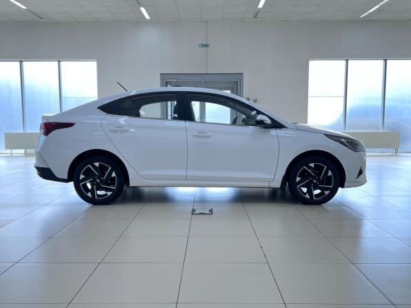 Hyundai Solaris II Рестайлинг с пробегом 2021 года, цена 1 650 000 рублей, 94222 км, седан, Автокод Объявления