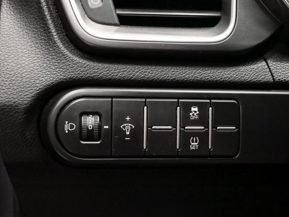 Kia Ceed III с пробегом 2020 года, цена 2 050 000 рублей, 112804 км, универсал, Автокод Объявления