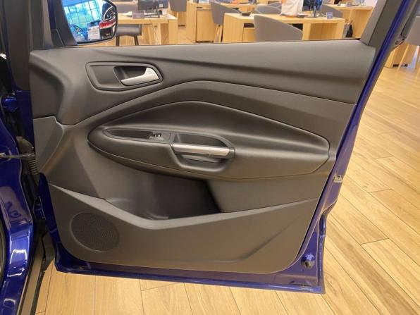 Ford Kuga II Рестайлинг с пробегом 2018 года, цена 1 228 000 рублей, 265000 км, внедорожник, Автокод Объявления