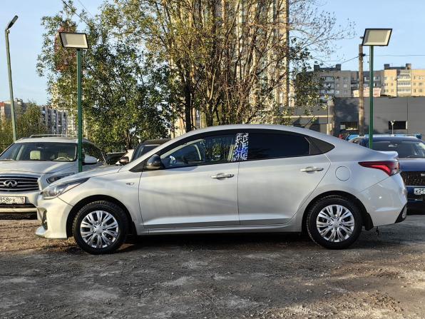 Hyundai Solaris II с пробегом 2017 года, цена 989 000 рублей, 192222 км, седан, Автокод Объявления