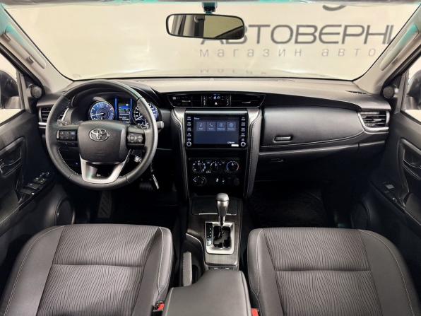 Toyota Fortuner II Рестайлинг с пробегом 2022 года, цена 4 950 000 рублей, 738 км, внедорожник, Автокод Объявления