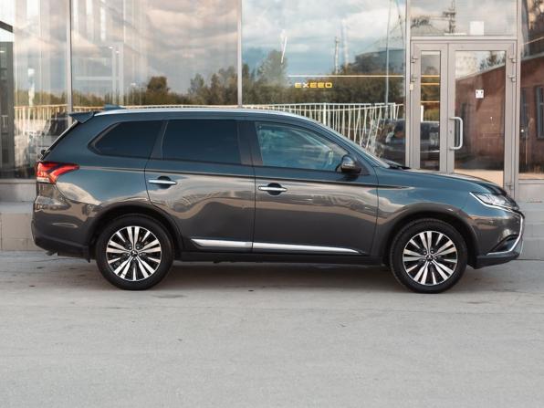 Mitsubishi Outlander III Рестайлинг 3 с пробегом 2019 года, цена 2 050 000 рублей, 184640 км, внедорожник, Автокод Объявления
