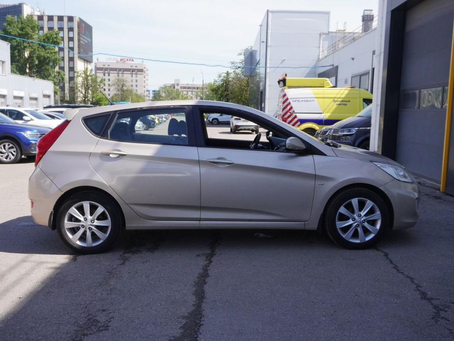 Hyundai Solaris I Москва  - изображение 4