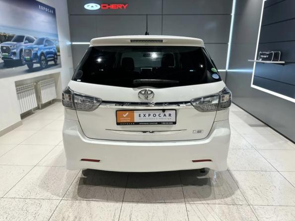 Toyota Wish II Рестайлинг с пробегом 2014 года, цена 1 590 000 рублей, 85000 км, минивэн, Автокод Объявления