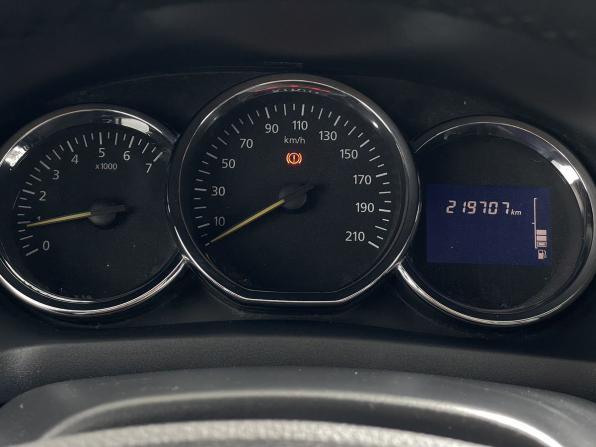 Renault Logan II с пробегом 2016 года, цена 555 000 рублей, 219707 км, седан, Автокод Объявления