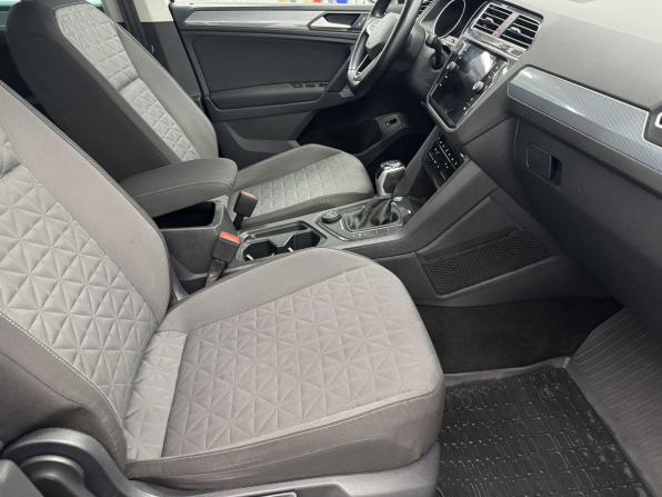 Volkswagen Tiguan II Рестайлинг с пробегом 2021 года, цена 2 630 000 рублей, 172285 км, внедорожник, Автокод Объявления