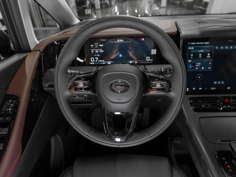 GAC Trumpchi M8 II Москва  - изображение 11