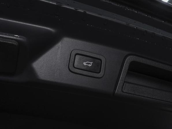 Land Rover Range Rover Velar I с пробегом 2019 года, цена 3 239 000 рублей, 121923 км, внедорожник, Автокод Объявления