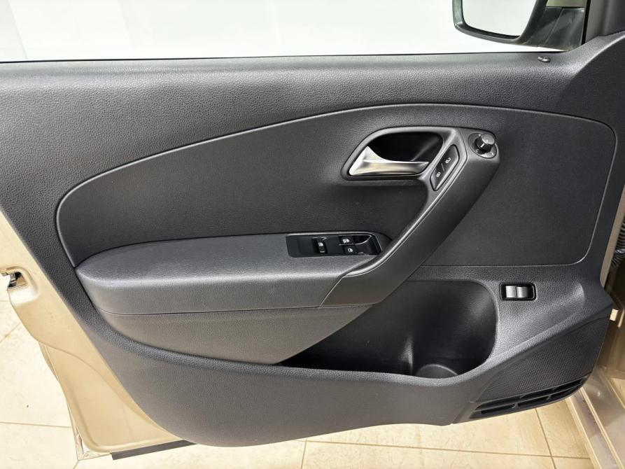 Volkswagen Polo V Рестайлинг Альметьевск  - изображение 9