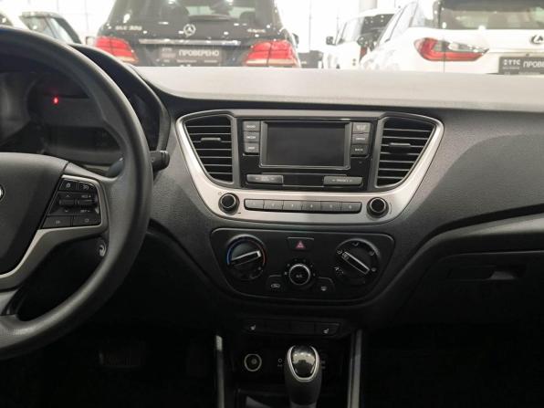 Hyundai Solaris II с пробегом 2018 года, цена 1 350 000 рублей, 110628 км, седан, Автокод Объявления