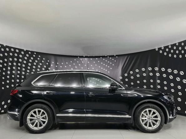 Volkswagen Touareg III с пробегом 2021 года, цена 5 900 000 рублей, 71094 км, внедорожник, Автокод Объявления