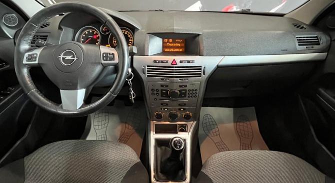 Opel Astra H Рестайлинг с пробегом 2013 года, цена 660 000 рублей, 168501 км, седан, Автокод Объявления