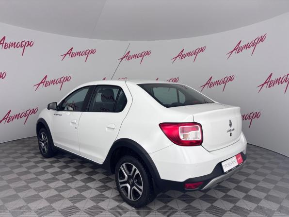 Renault Logan II Рестайлинг с пробегом 2022 года, цена 1 390 000 рублей, 43555 км, седан, Автокод Объявления