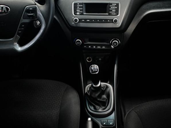 Kia Rio III Рестайлинг с пробегом 2016 года, цена 696 000 рублей, 273910 км, седан, Автокод Объявления
