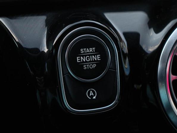 Mercedes-Benz A-Класс IV (W177) с пробегом 2021 года, цена 2 499 000 рублей, 78207 км, седан, Автокод Объявления