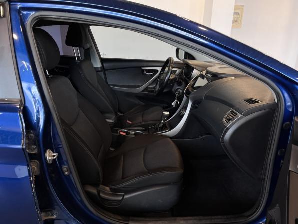 Hyundai Elantra V (MD) с пробегом 2012 года, цена 600 000 рублей, 313391 км, седан, Автокод Объявления